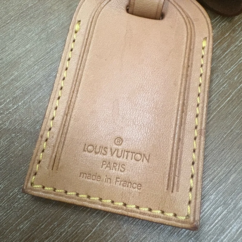 Louis Vuitton Beige Leather Tag with Yellow Stitching - Picture 2 of 6